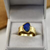 Nico taeymans geel gouden ring met blauwe opaal