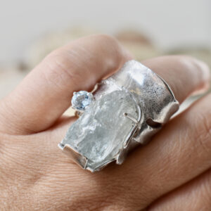 Nico Taeymans zilveren ring met ruwe aquamarin